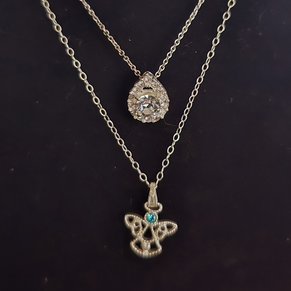 Lot of 2 dainty pendant necklaces